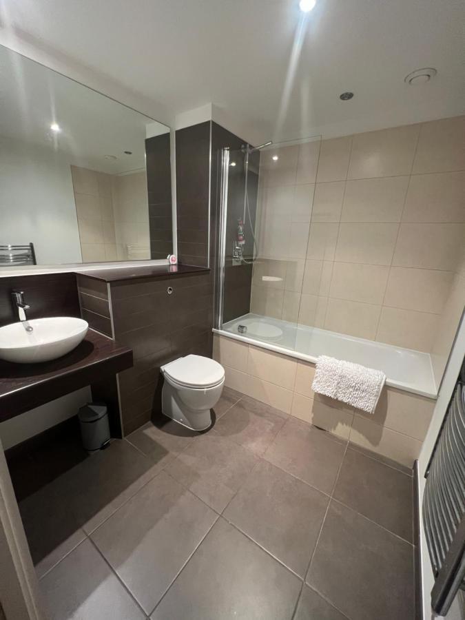 Bigkings Stylish 2 Bedroom Apartment With Free On Street Parking マンチェスター エクステリア 写真